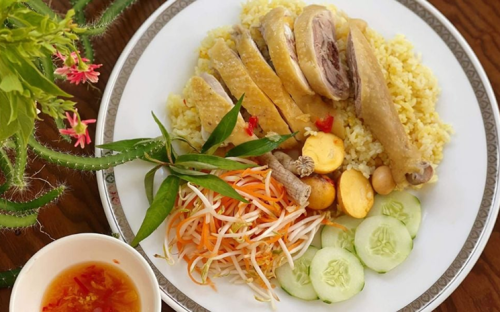 Khám Phá Món Cơm Gà Tam Kỳ – Đặc Sản Quảng Nam ‘Làm Mưa Làm Gió’ Ở Thủ Đức